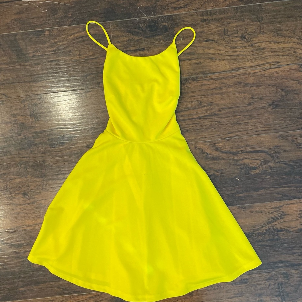 Yellow summer dress size Small